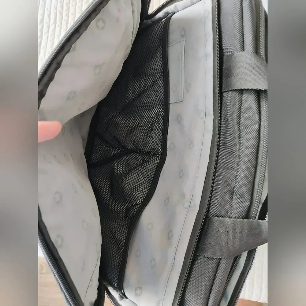 Swiss Tech Victorinox Messenger Bag EUC